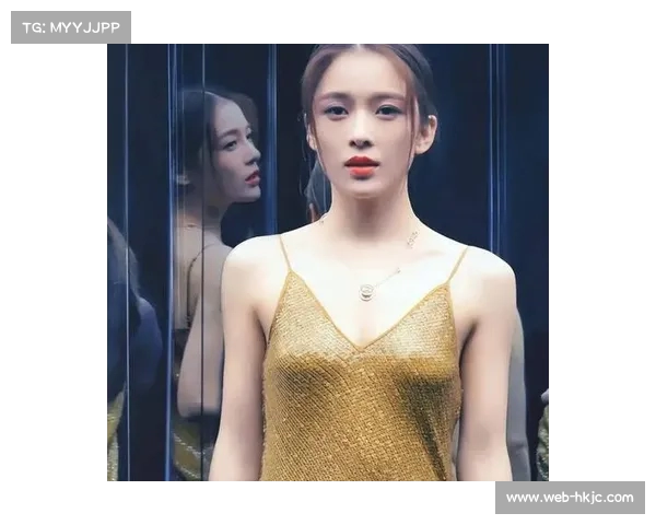 麦克托米奈女友度假美照曝光 白色连衣裙展现迷人曲线吸引眼球 麦克托米奈女友度假美照曝光 白色连衣裙展现迷人曲线吸引眼球